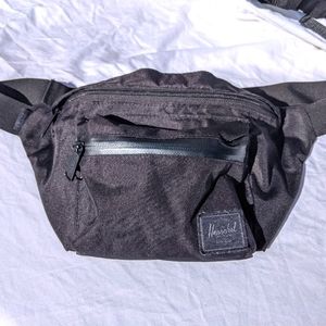 Herschel seventeen hip pack HTF black on black